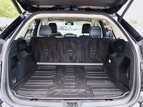 Used 2022 Ford Edge SEL w/ Sport Appearance Package image 9