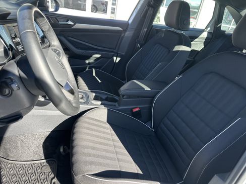 Used 2024 Volkswagen Jetta Sport image 11