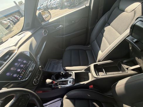Used 2022 Chevrolet TrailBlazer RS w/ Technology Package FWD image 37