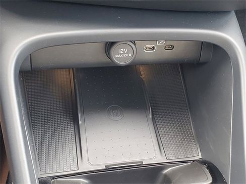 New 2026 Volvo XC40 B5 Ultra w/ Protection Package Premier image 24