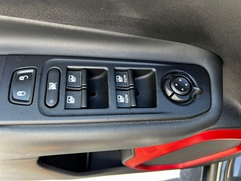 Used 2018 Jeep Renegade Trailhawk AWD/4WD image 24