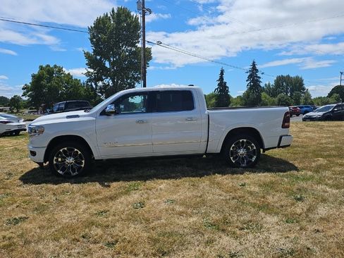 Used 2022 RAM 1500 Limited w/ Body-Colour Bumper Group AWD/4WD image 3