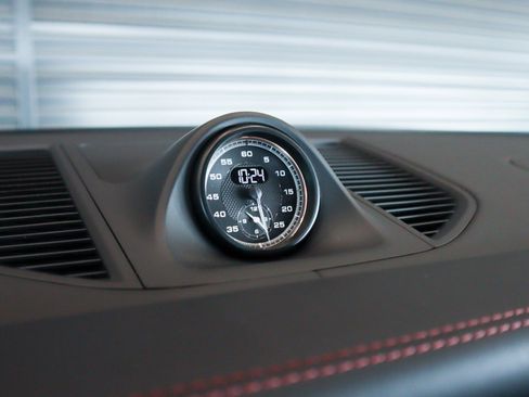 Used 2025 Porsche Macan S image 22