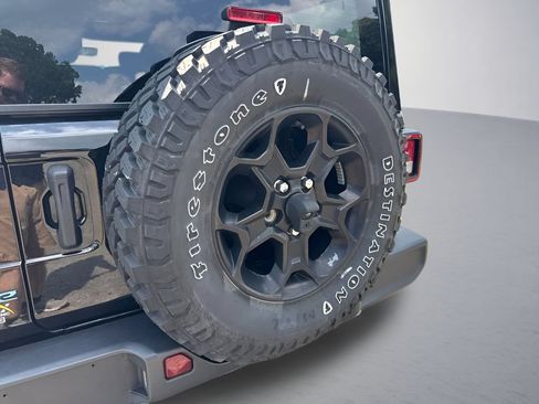 Used 2023 Jeep Wrangler Unlimited w/ Sun & Screen Package AWD/4WD image 33