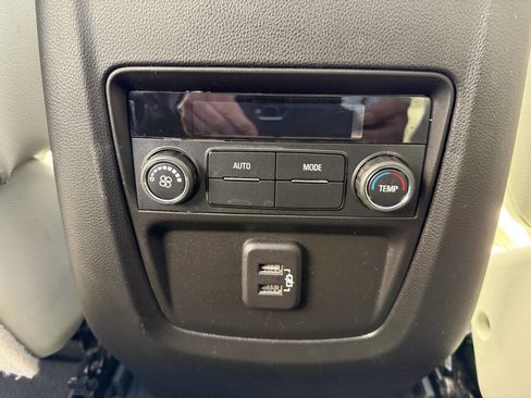 Used 2023 Buick Enclave Essence w/ Experience Buick Package AWD/4WD image 27