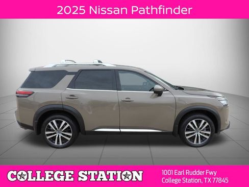 Used 2025 Nissan Pathfinder Platinum w/ Cargo Package FWD image 2