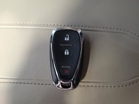 Used 2022 Chevrolet Traverse LS w/ LPO, Cargo Package AWD/4WD image 32