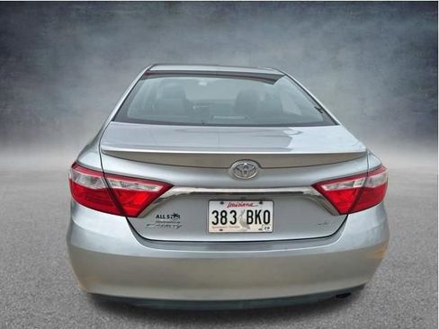 Used 2017 Toyota Camry SE FWD image 5