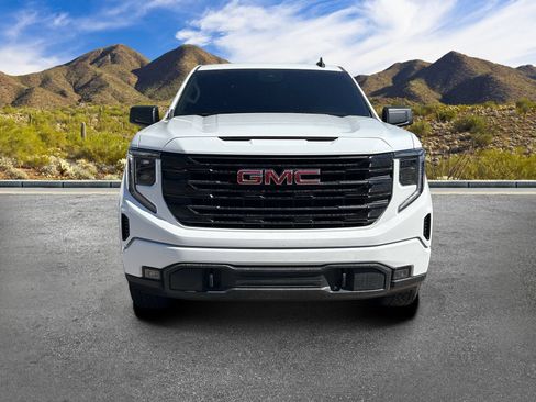 Used 2025 GMC Sierra 1500 Elevation w/ X31 Off-Road Package AWD/4WD image 3