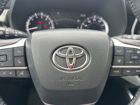 Certified 2024 Toyota Highlander LE image 38