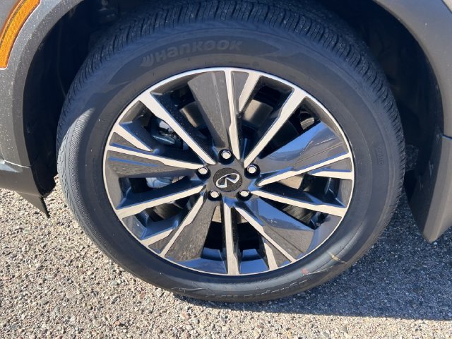 New 2027 INFINITI QX60 Luxe FWD image 10