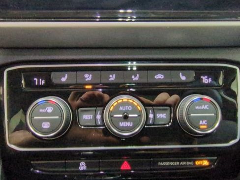 Used 2023 Volkswagen Atlas SE image 10