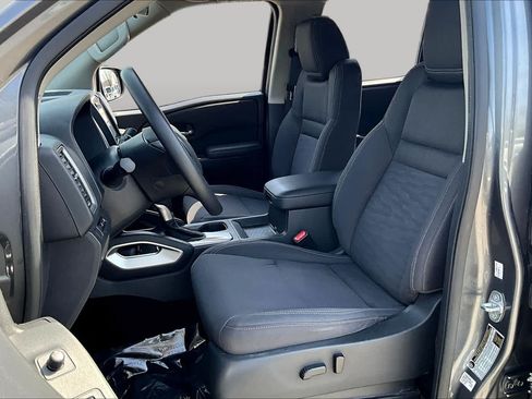 Used 2023 Nissan Frontier SV w/ Technology Package AWD/4WD image 14