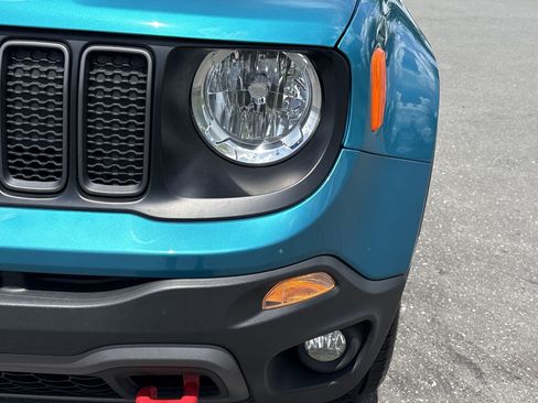 Certified 2022 Jeep Renegade Trailhawk AWD/4WD image 11