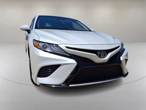 Used 2019 Toyota Camry XSE FWD image 2