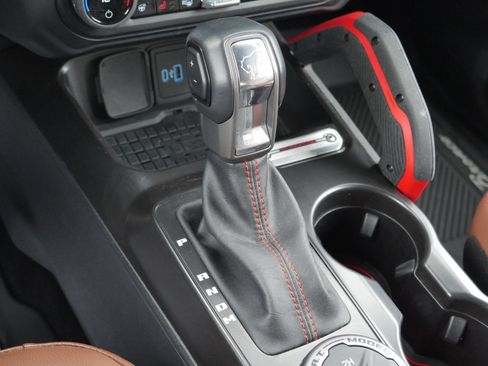 Certified 2024 Ford Bronco Heritage Edition image 18