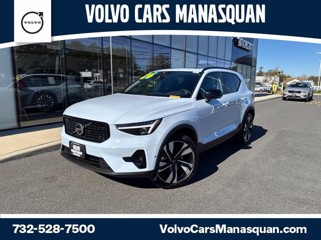 Used 2026 Volvo XC40 B5 Plus AWD/4WD image 1