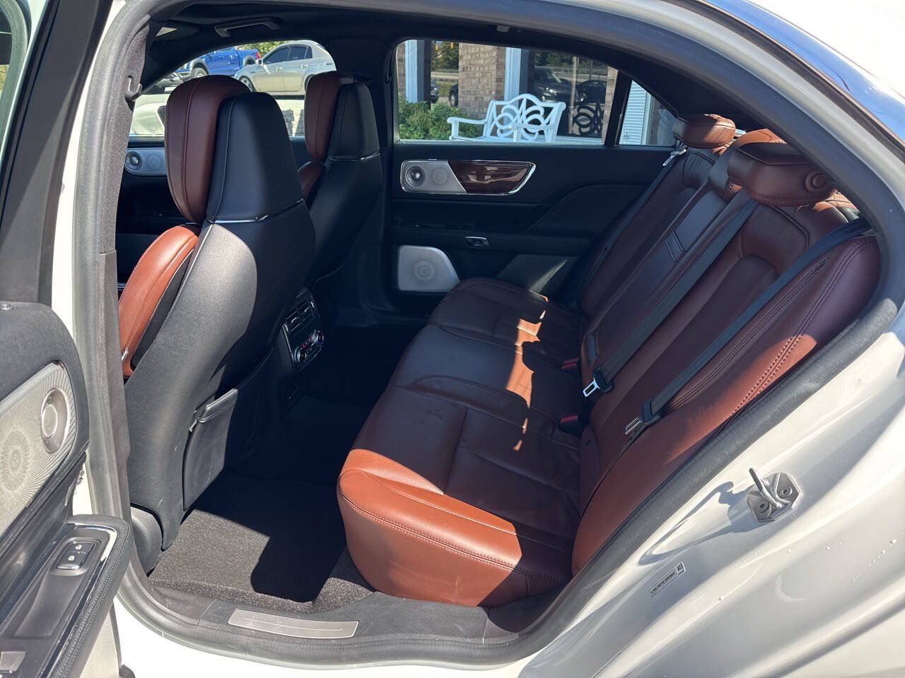 Used 2020 Lincoln Continental Reserve w/ Luxury Package AWD/4WD image 18