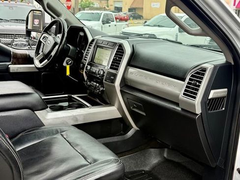 Used 2017 Ford F250 Lariat w/ Lariat Value Package AWD/4WD image 17