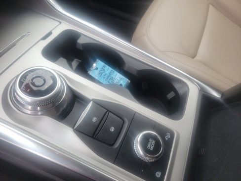 Used 2023 Ford Explorer XLT w/ Equipment Group 202A image 12