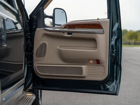 Used 2002 Ford Excursion Limited image 32