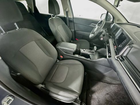 Used 2025 Kia Sportage LX FWD image 29