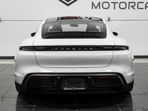 Used 2022 Porsche Taycan image 13