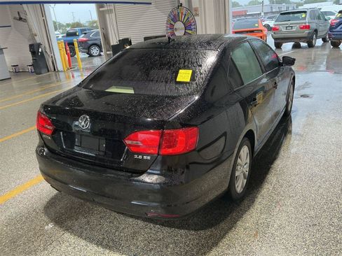 Used 2012 Volkswagen Jetta SE FWD image 3