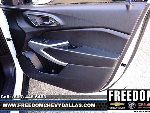 New 2026 Chevrolet Trax RS w/ Driver Confidence Package image 39