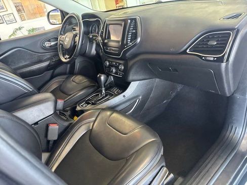 Used 2019 Jeep Cherokee Latitude Plus image 13