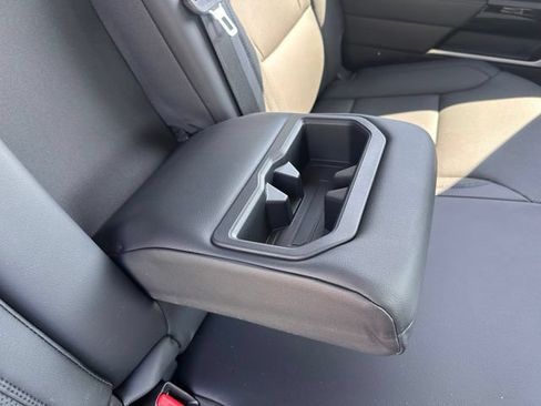 Used 2023 Toyota Tundra Limited AWD/4WD image 32