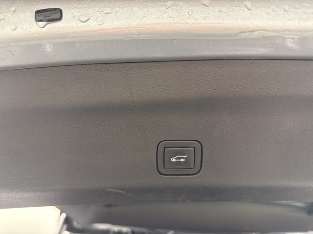 Used 2024 GMC Yukon Denali AWD/4WD image 14