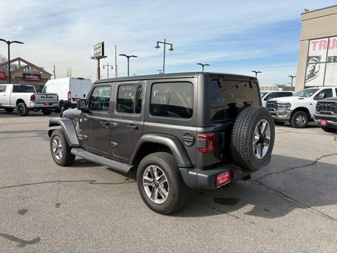 Used 2019 Jeep Wrangler Unlimited Sahara image 3