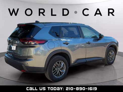 Used 2024 Nissan Rogue S image 7