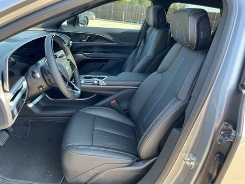 New 2026 Cadillac Lyriq Luxury image 21