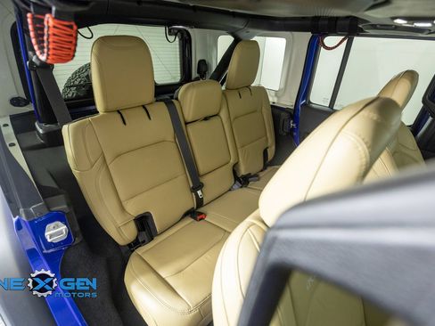 Used 2019 Jeep Wrangler Unlimited Rubicon AWD/4WD image 36