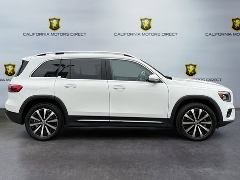 Used 2022 Mercedes-Benz GLB 250 SUV w/ Premium Package Lite image 6