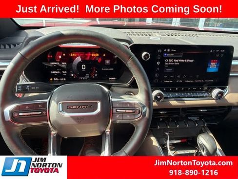 Used 2024 GMC Canyon Denali AWD/4WD image 12