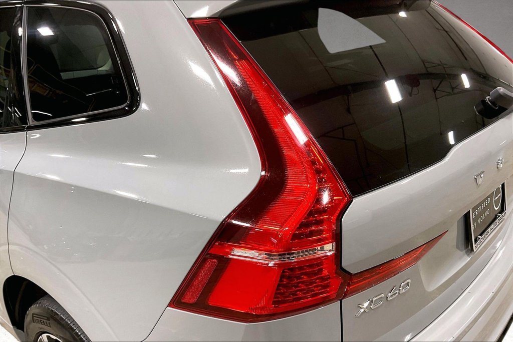 Certified 2024 Volvo XC60 B5 Plus w/ Climate Package AWD/4WD image 24