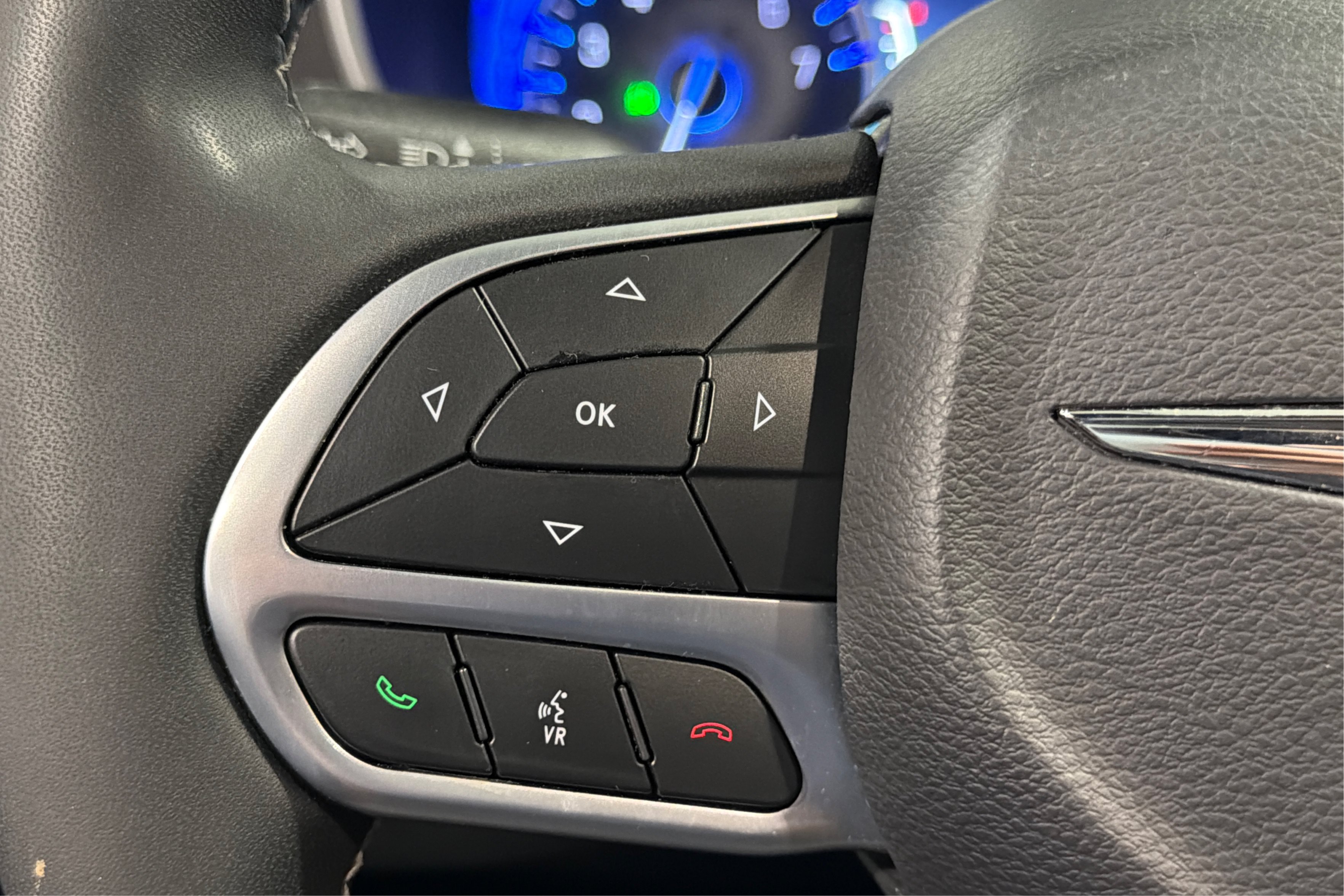 Used 2026 Chrysler Pacifica Select FWD image 24