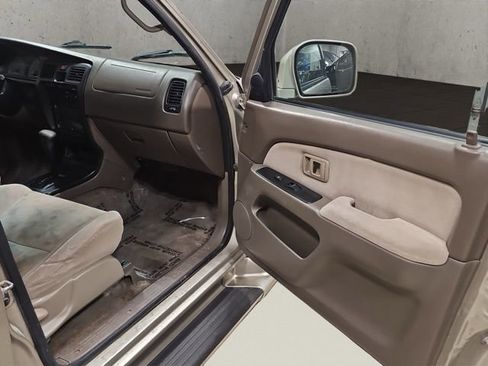 Used 2001 Toyota 4Runner SR5 RWD image 20