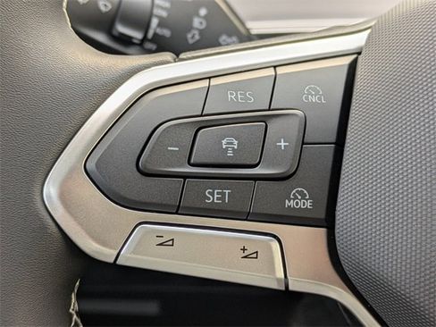 New 2026 Volkswagen Tiguan SE image 25