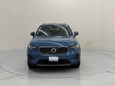 Used 2023 Volvo XC40 B5 Plus w/ Driver Assist Package image 9