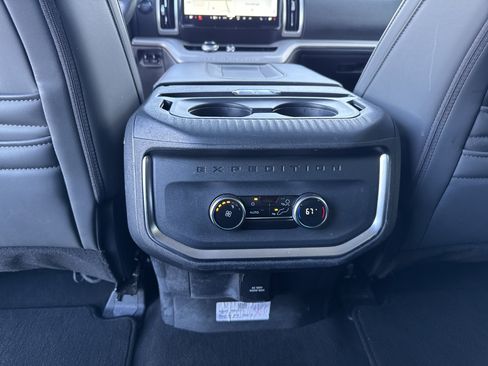 Used 2025 Ford Expedition Active image 29