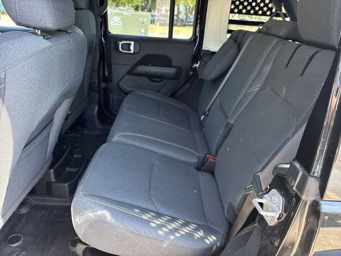 Used 2024 Jeep Wrangler Unlimited Sahara AWD/4WD image 17