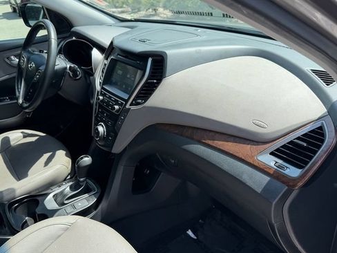 Used 2018 Hyundai Santa Fe Sport FWD image 17