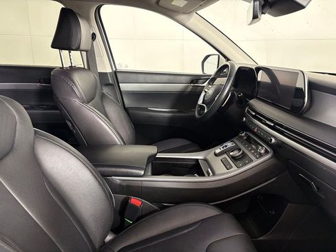 Used 2025 Hyundai Palisade SEL FWD image 14