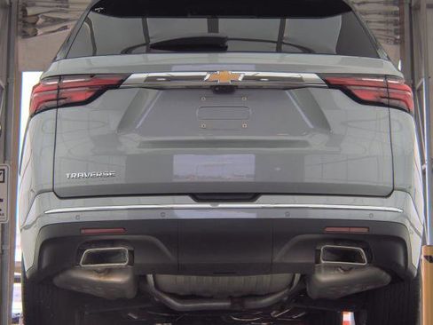 Used 2023 Chevrolet Traverse High Country FWD image 4