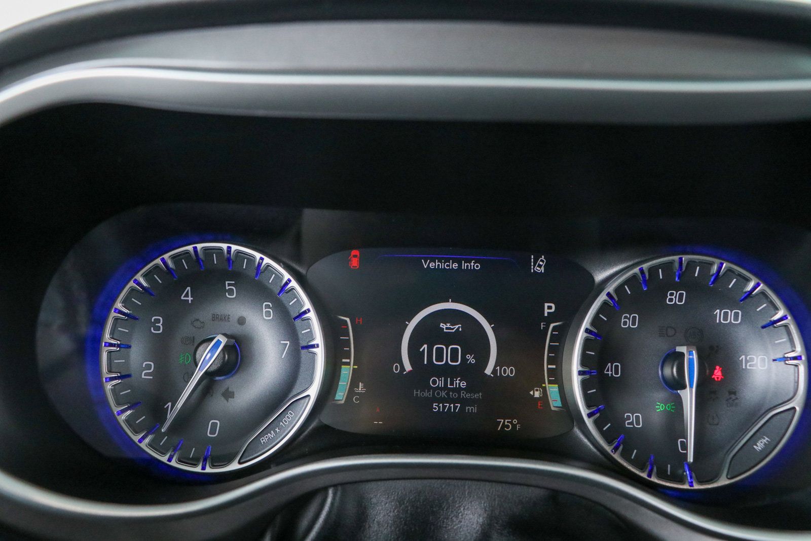 Used 2024 Chrysler Pacifica Touring-L FWD image 15