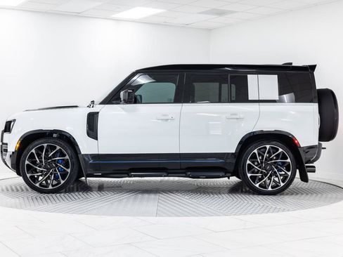 Used 2025 Land Rover Defender 110 V8 AWD/4WD image 2